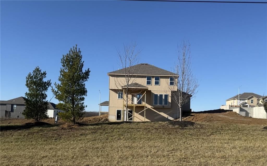 8931 N Poplar Avenue — photo 3