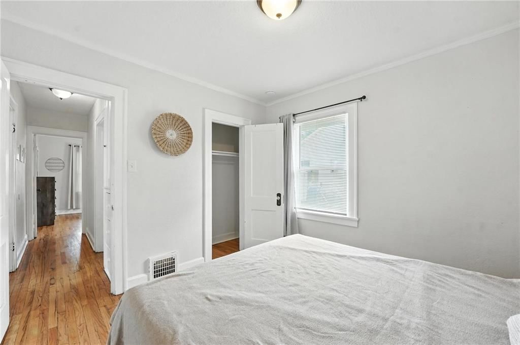 1120 Oakley Avenue — photo 15