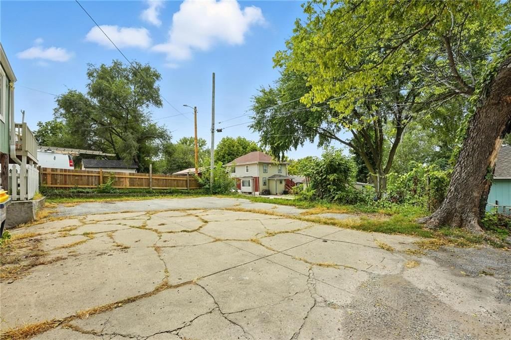 1120 Oakley Avenue — photo 29