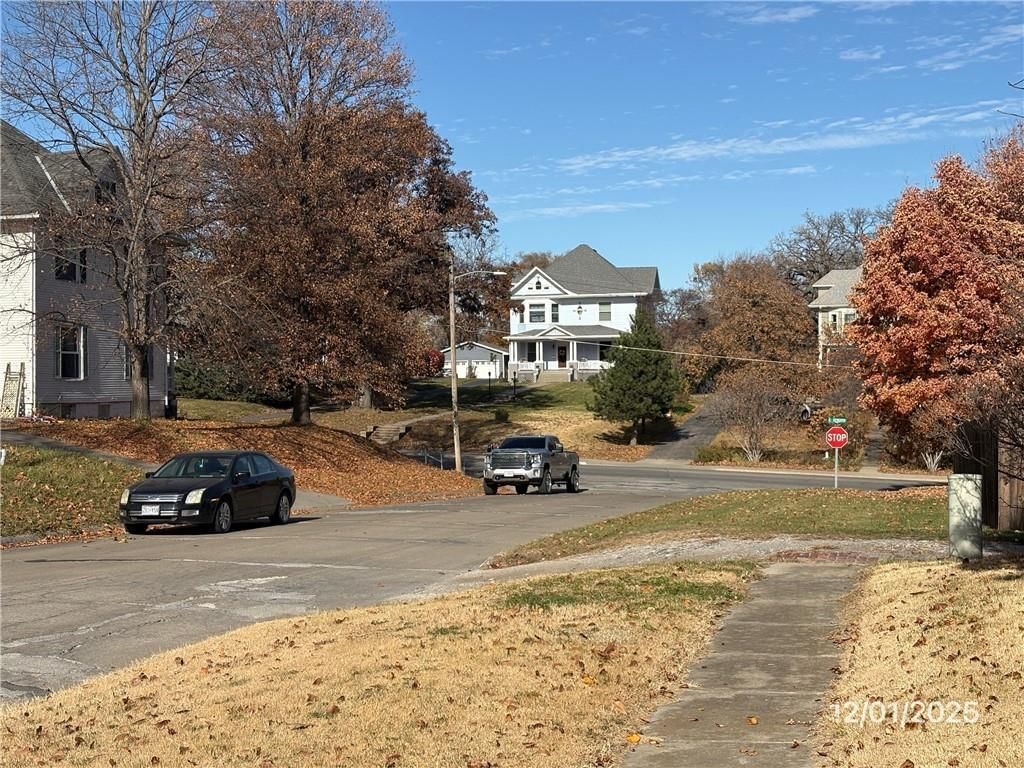 605 N Vine Street — photo 17