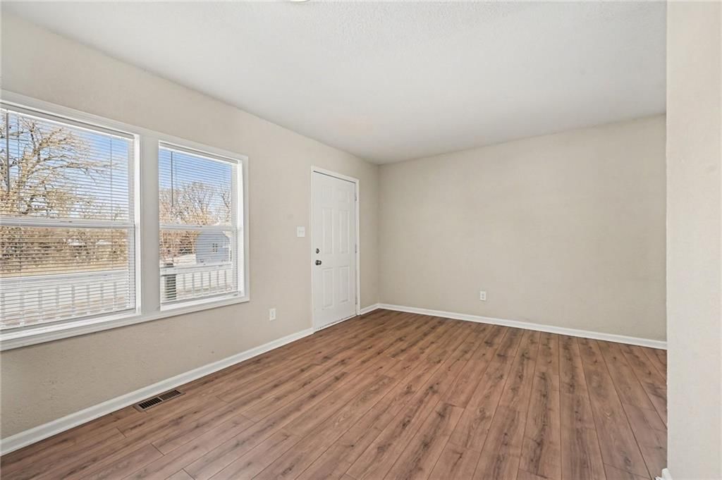 1137 OAKLAND Avenue — photo 7