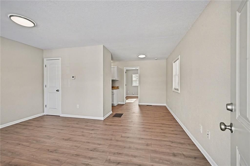 1137 OAKLAND Avenue — photo 9