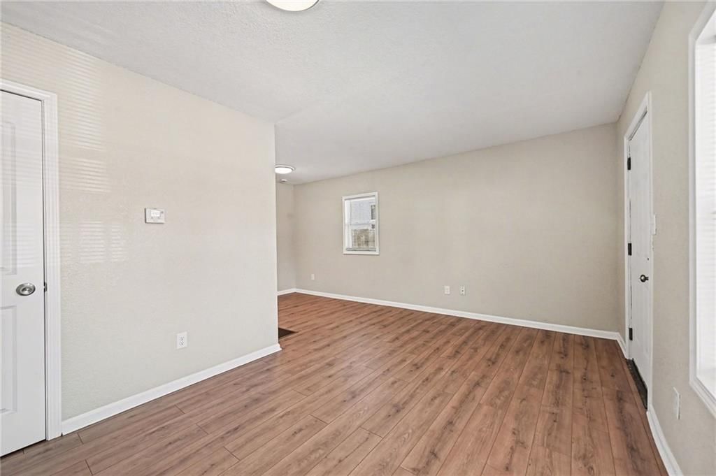 1137 OAKLAND Avenue — photo 18