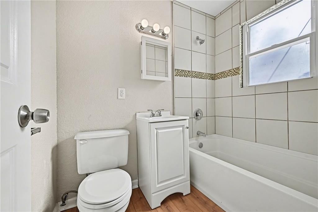 1137 OAKLAND Avenue — photo 20