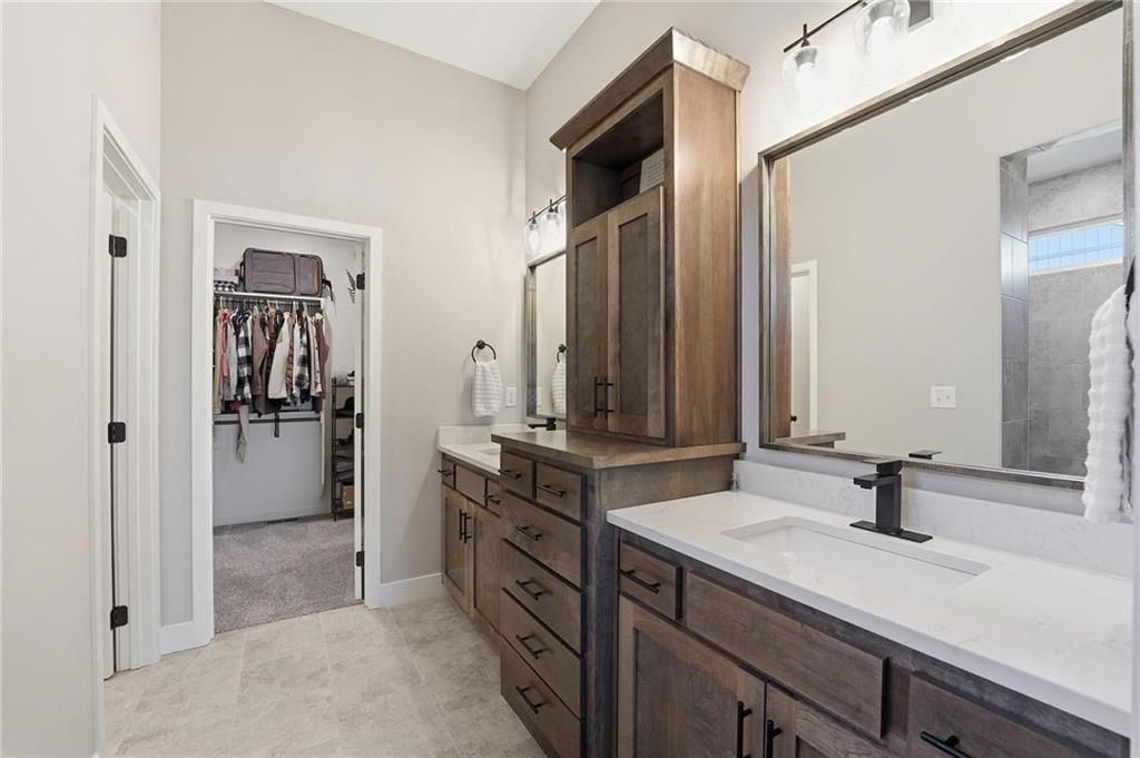 902 NW Crestwood Drive — photo 13