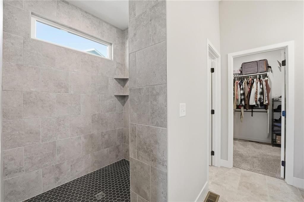 902 NW Crestwood Drive — photo 14