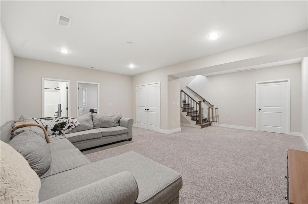 902 NW Crestwood Drive — photo 24