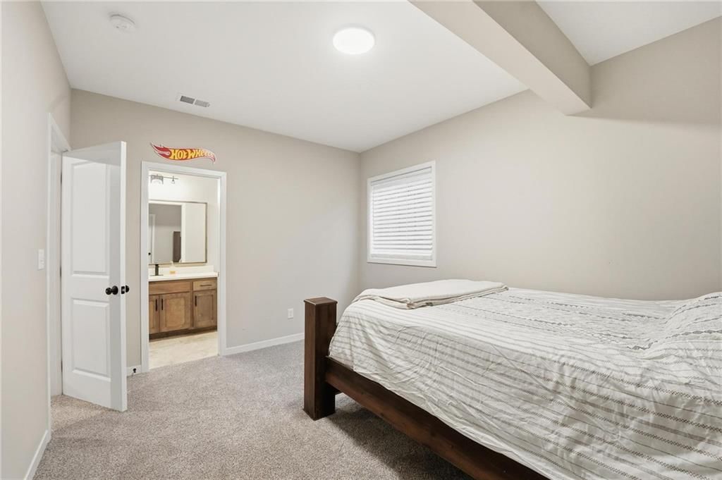 902 NW Crestwood Drive — photo 26