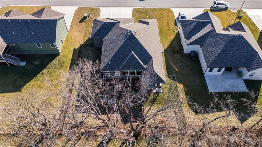 902 NW Crestwood Drive — photo 35