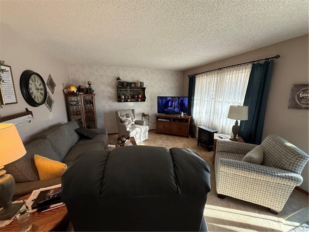 541 W GRANT Street — photo 3