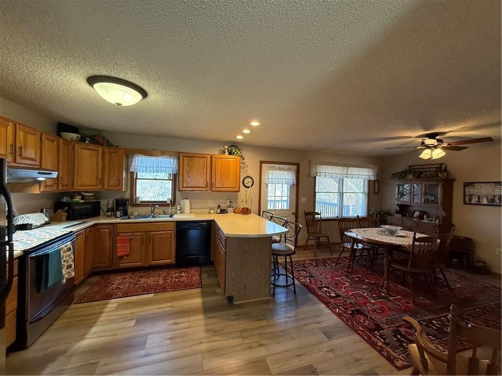 541 W GRANT Street — photo 7
