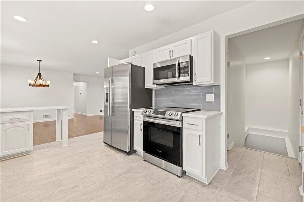 9705 Madison Avenue — photo 8