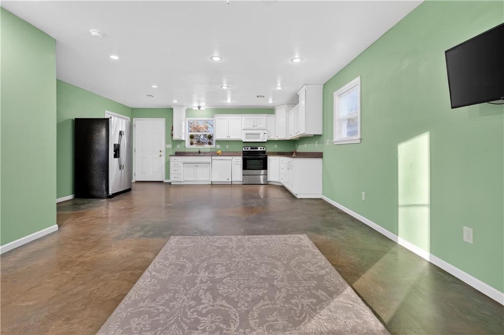 505 E Lee Street — photo 11