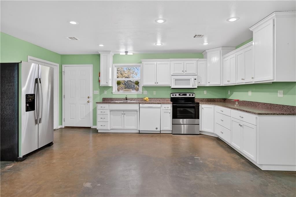 505 E Lee Street — photo 14