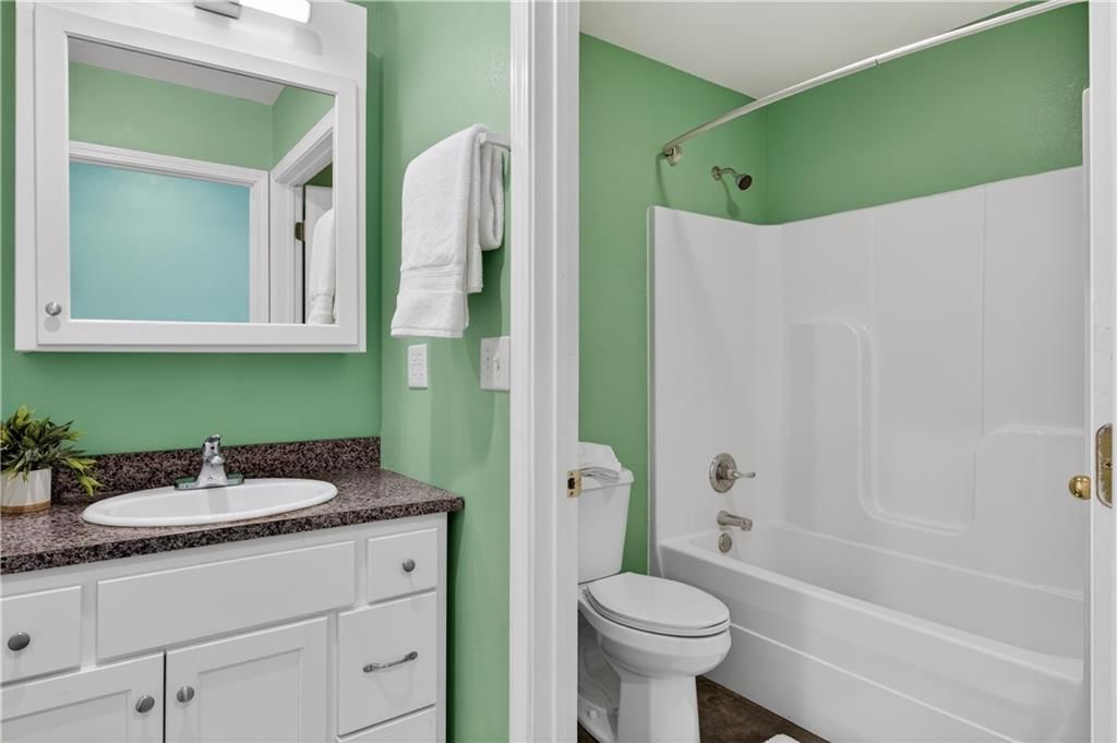 505 E Lee Street — photo 19