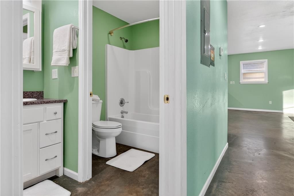 505 E Lee Street — photo 21