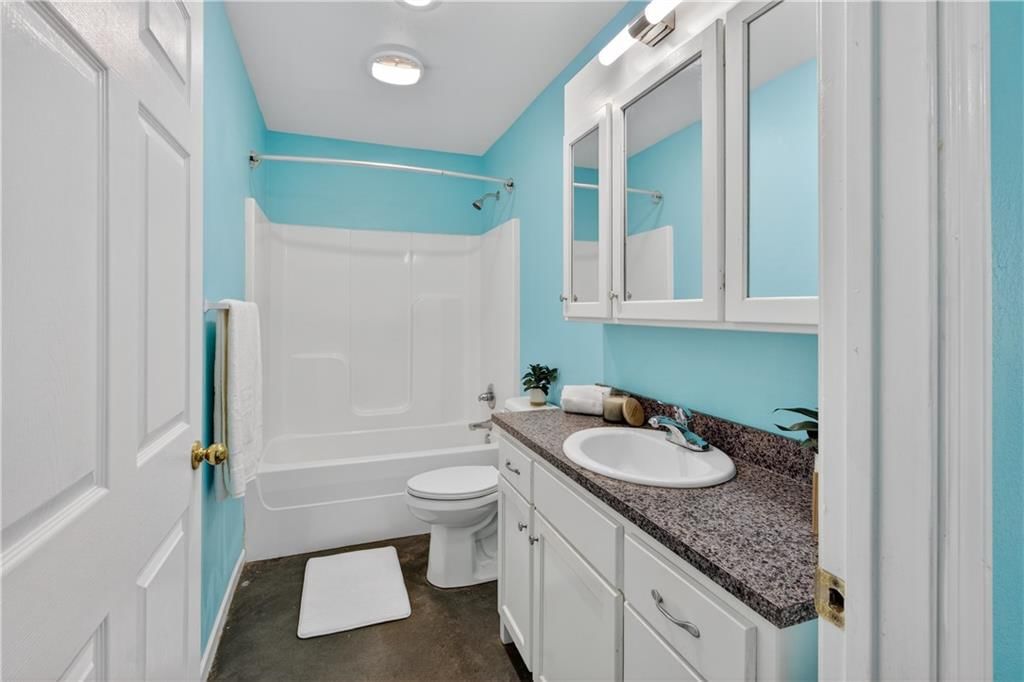 505 E Lee Street — photo 27