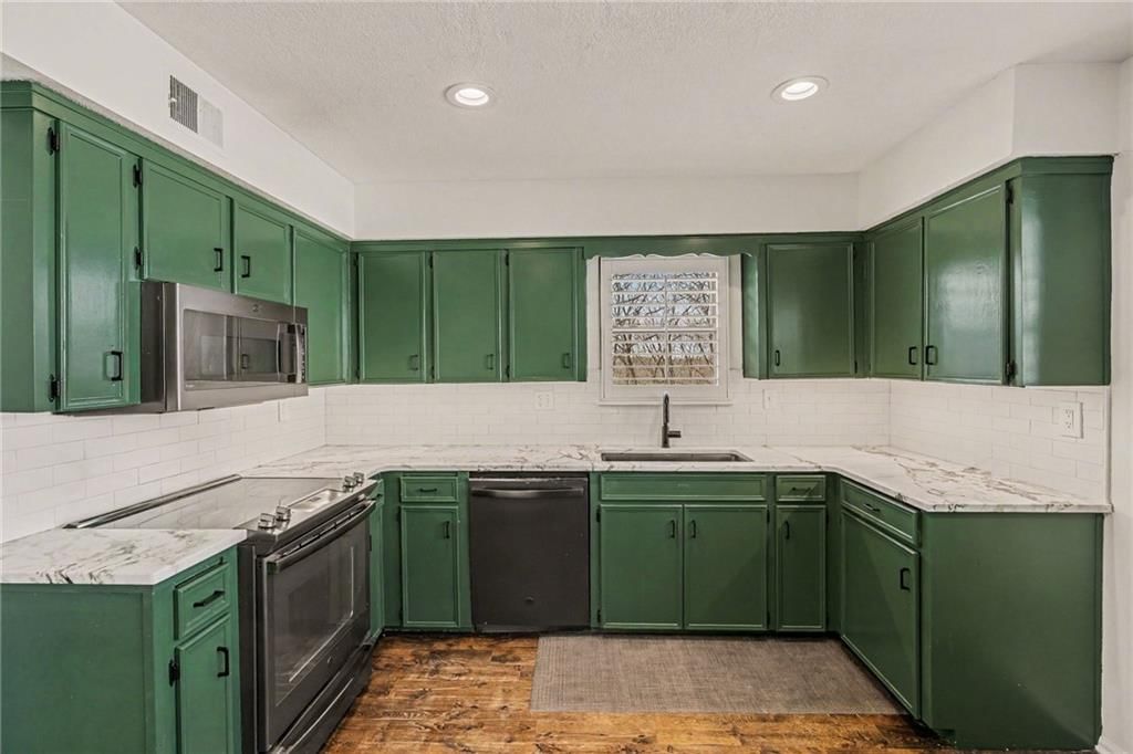 6706 NW Lawson Lane — photo 11