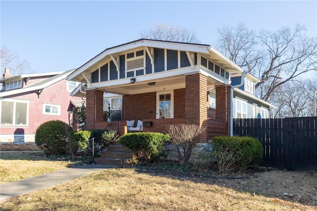 5929 Kenwood Avenue — photo 2