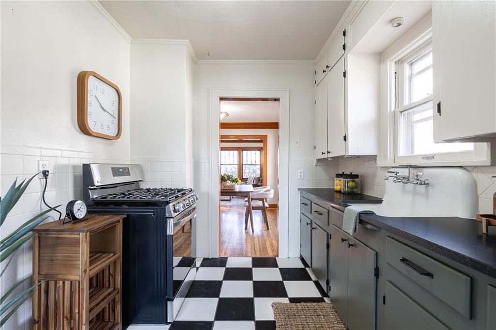 5929 Kenwood Avenue — photo 16