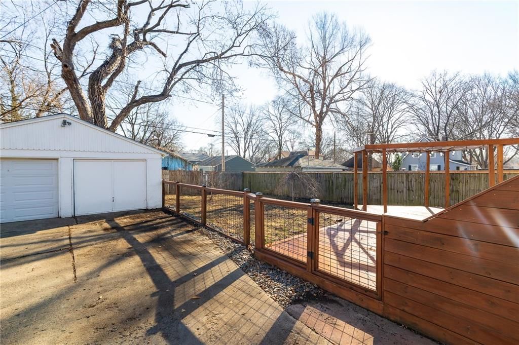 5929 Kenwood Avenue — photo 28
