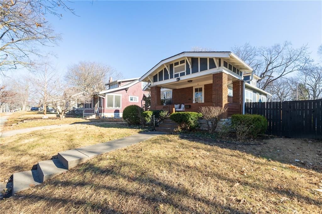 5929 Kenwood Avenue — photo 31