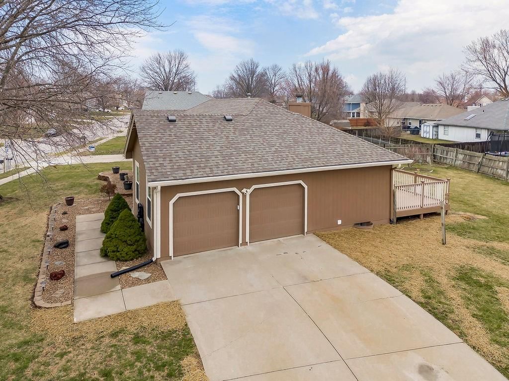 211 SW Cross Creek Drive — photo 27