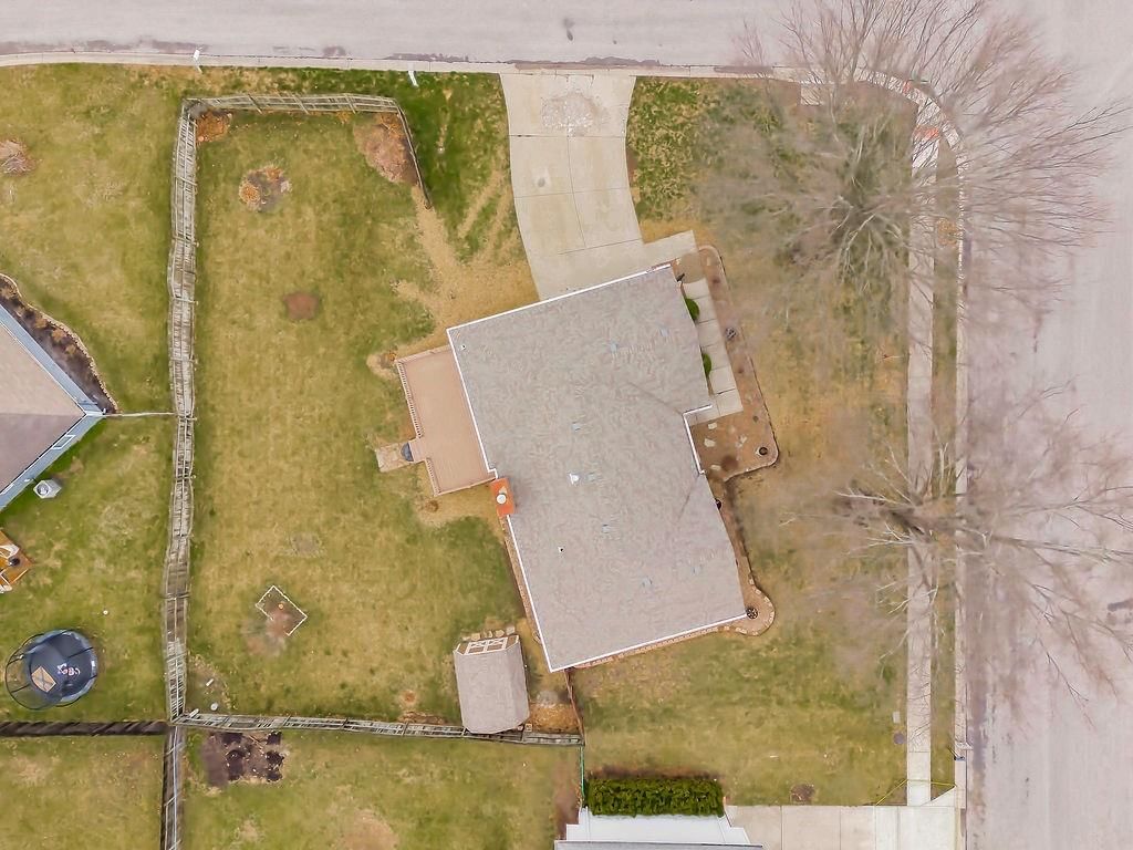 211 SW Cross Creek Drive — photo 30