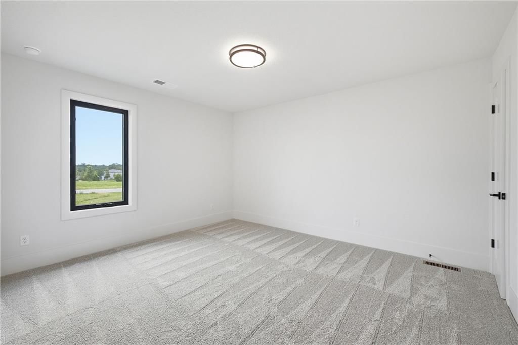 1004 Wilds Parkway — photo 43