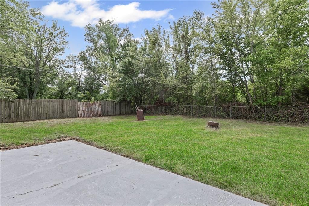 18714 S Lakeside Lane — photo 32