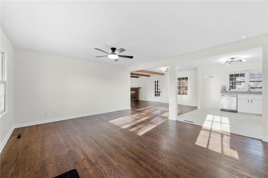 3528 NE 47th Street — photo 2