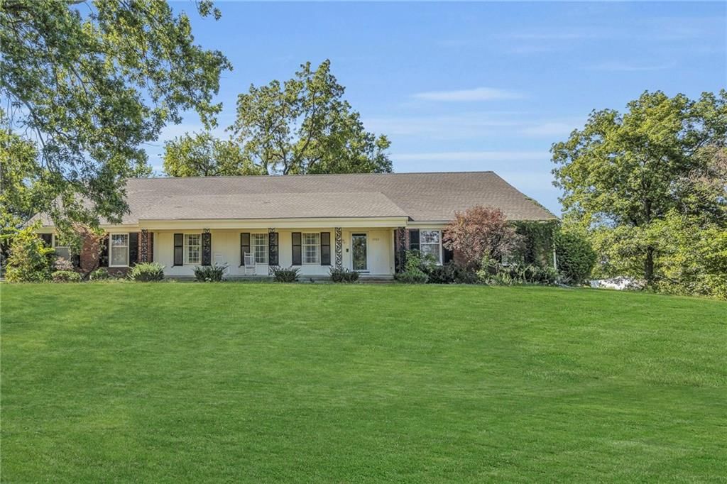 1012 E 10th Street, Carrollton, MO