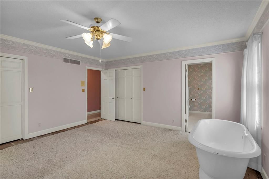 1012 E 10th Street — photo 22