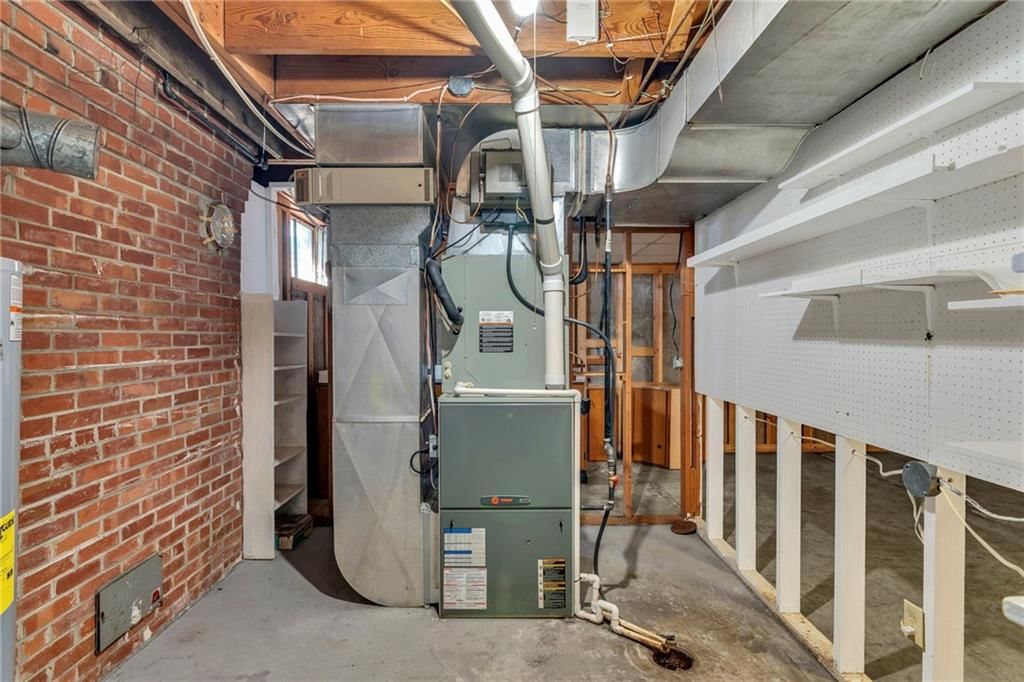 1012 E 10th Street — photo 30