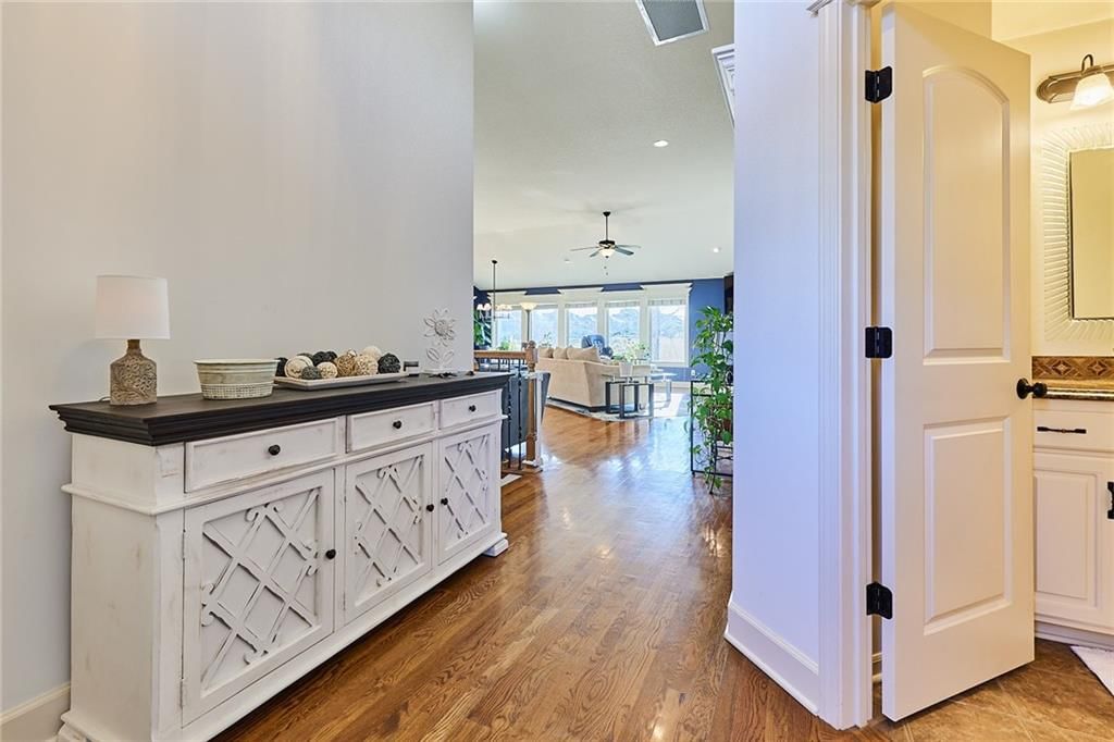 707 Tomahawk Court — photo 5