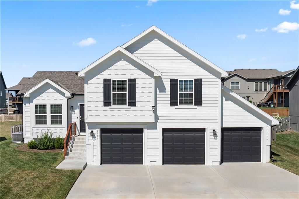 6008 NE 119th Street, Kansas City, MO