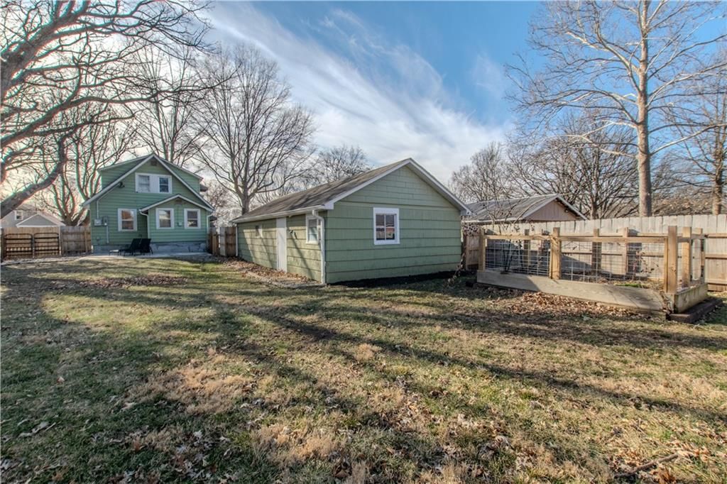 904 Pinkston Street — photo 41