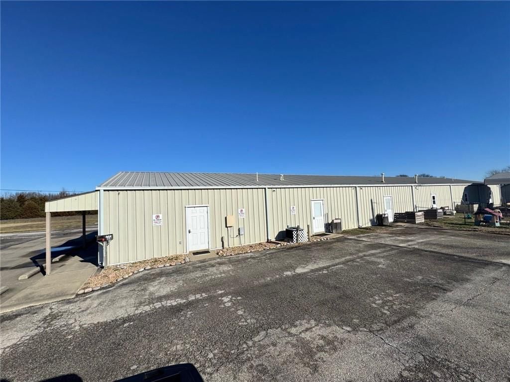 598 SE DD Highway — photo 7