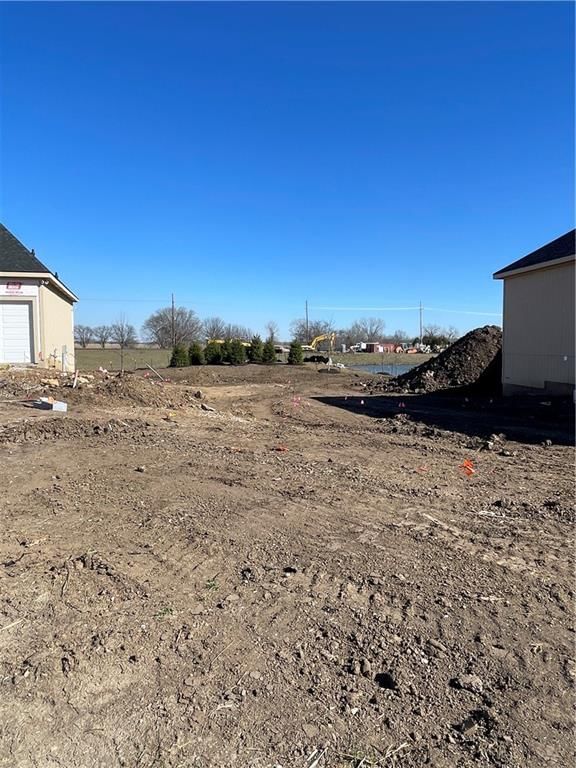 16135 S Kaw Street — photo 2