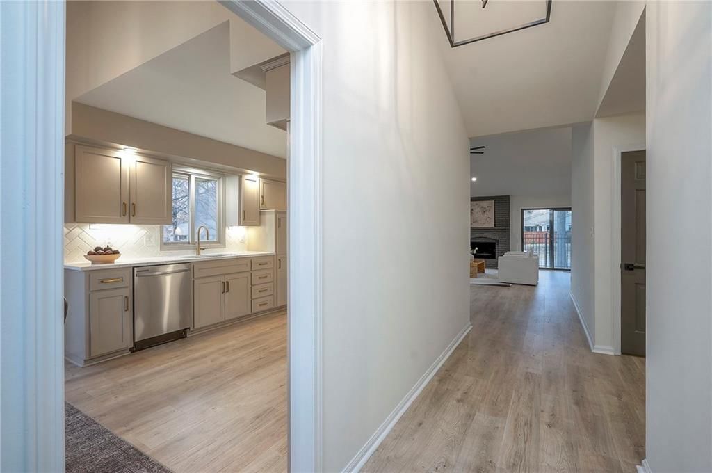 12891 Cambridge Court — photo 3