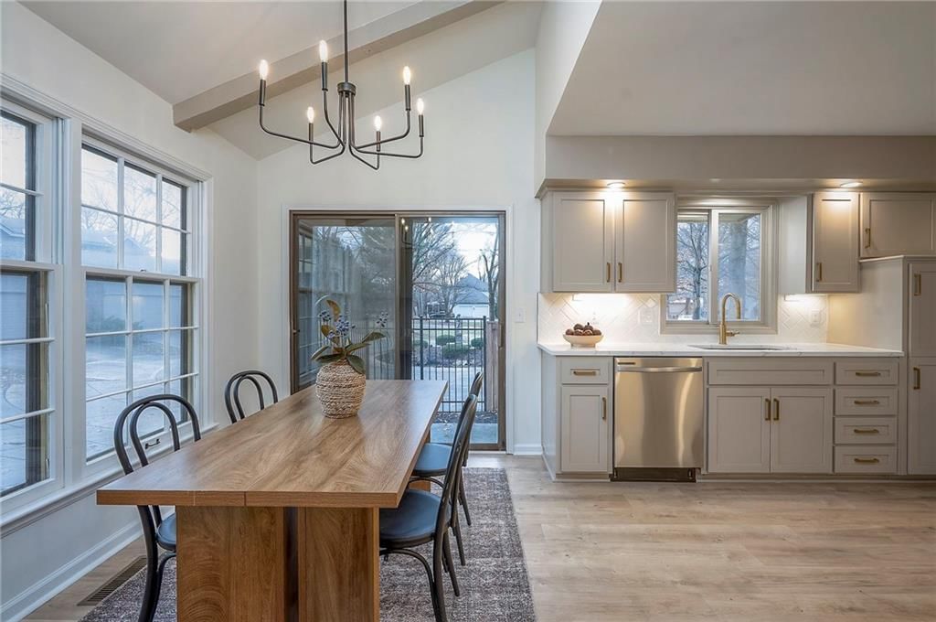12891 Cambridge Court — photo 4