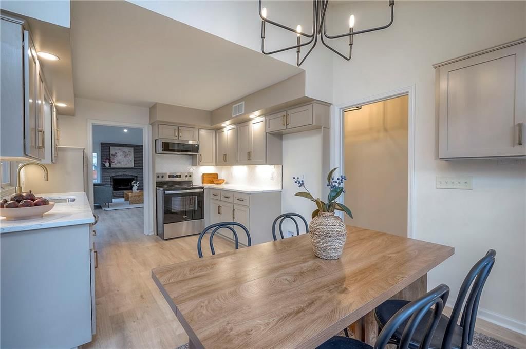 12891 Cambridge Court — photo 7