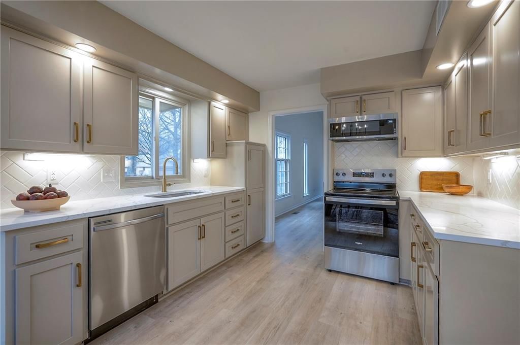 12891 Cambridge Court — photo 9