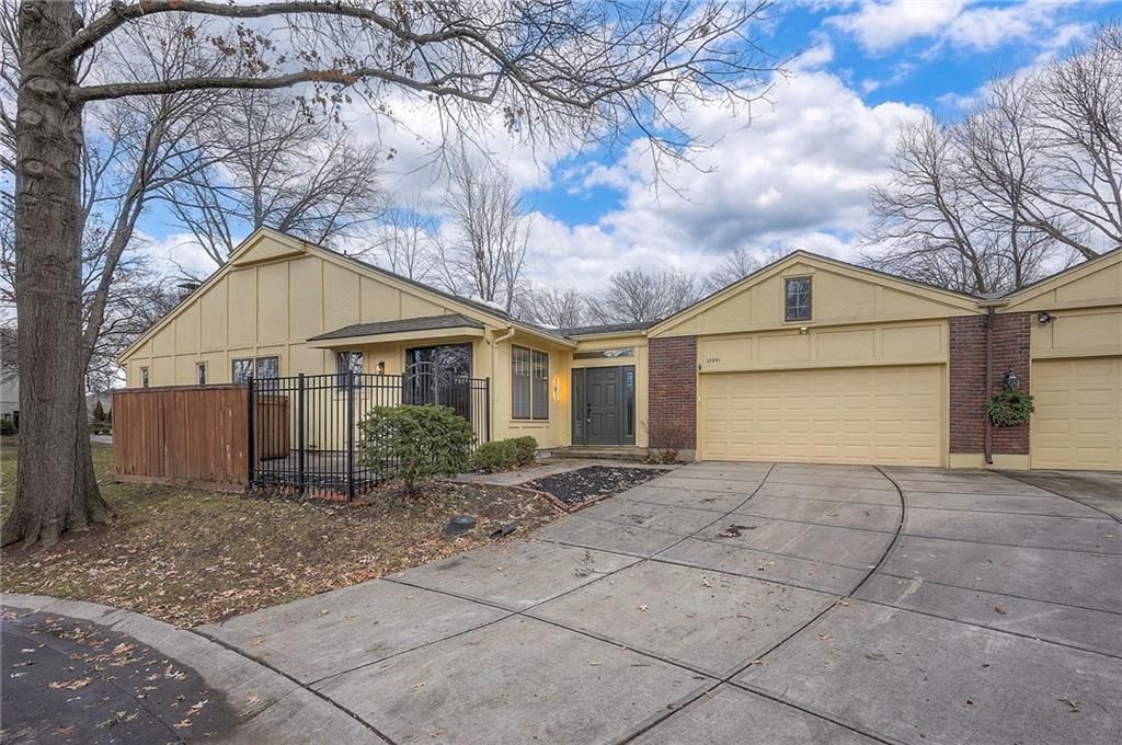 12891 Cambridge Court — photo 32
