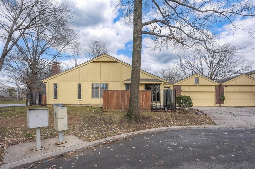 12891 Cambridge Court — photo 34