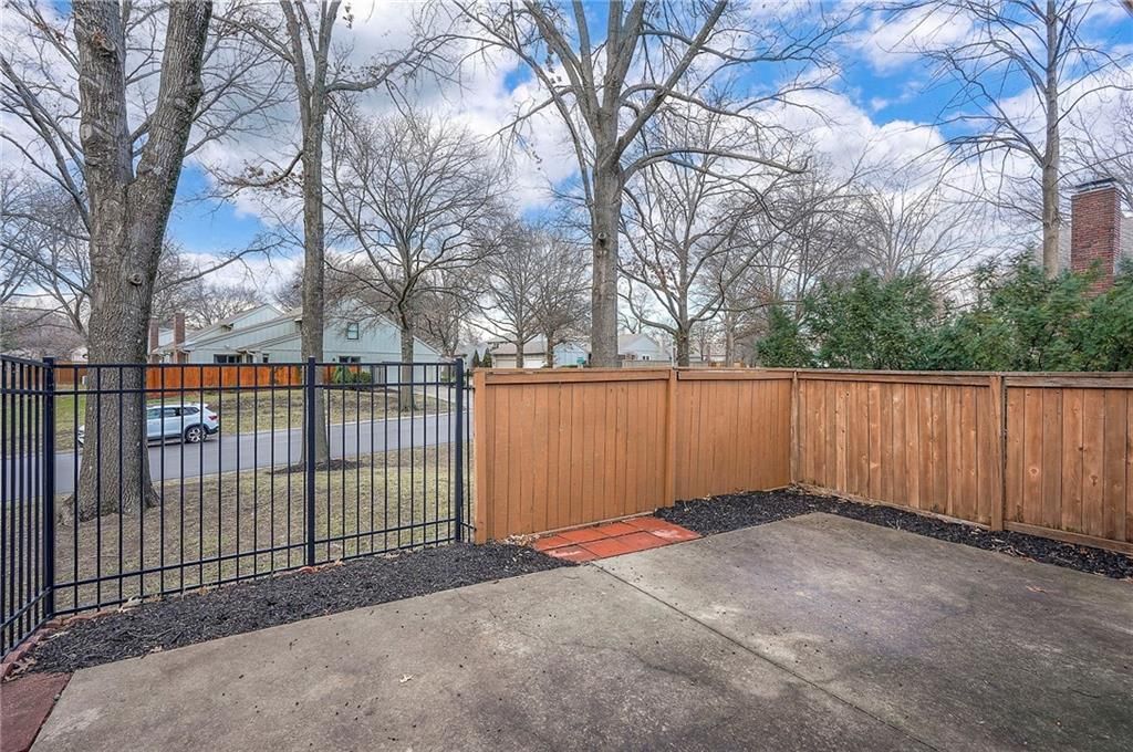 12891 Cambridge Court — photo 37
