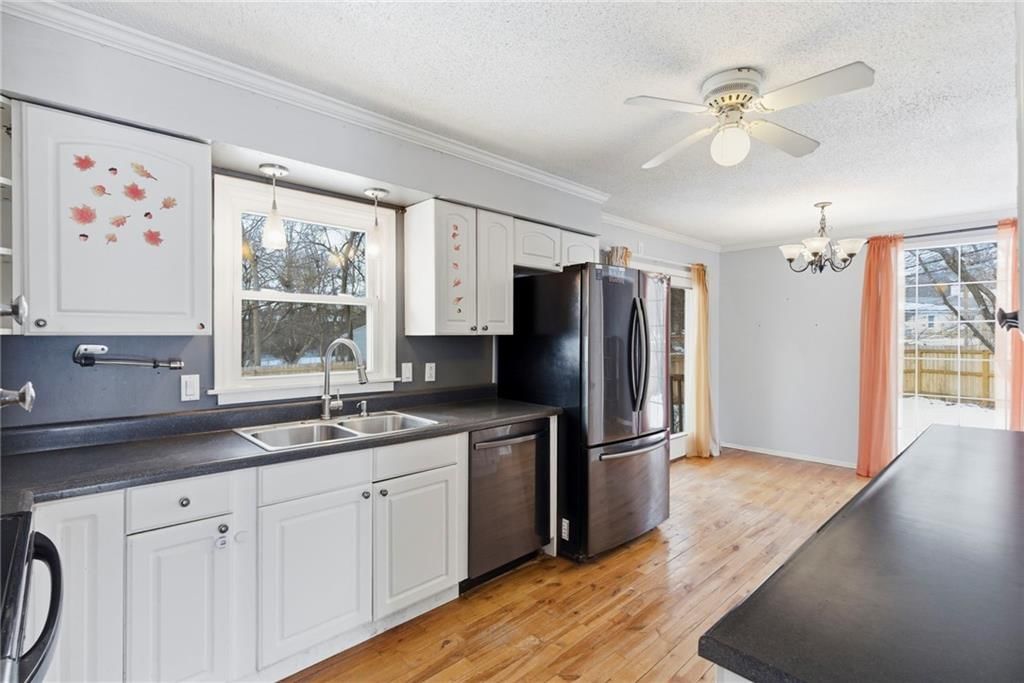 9900 OAKDELL Street — photo 8