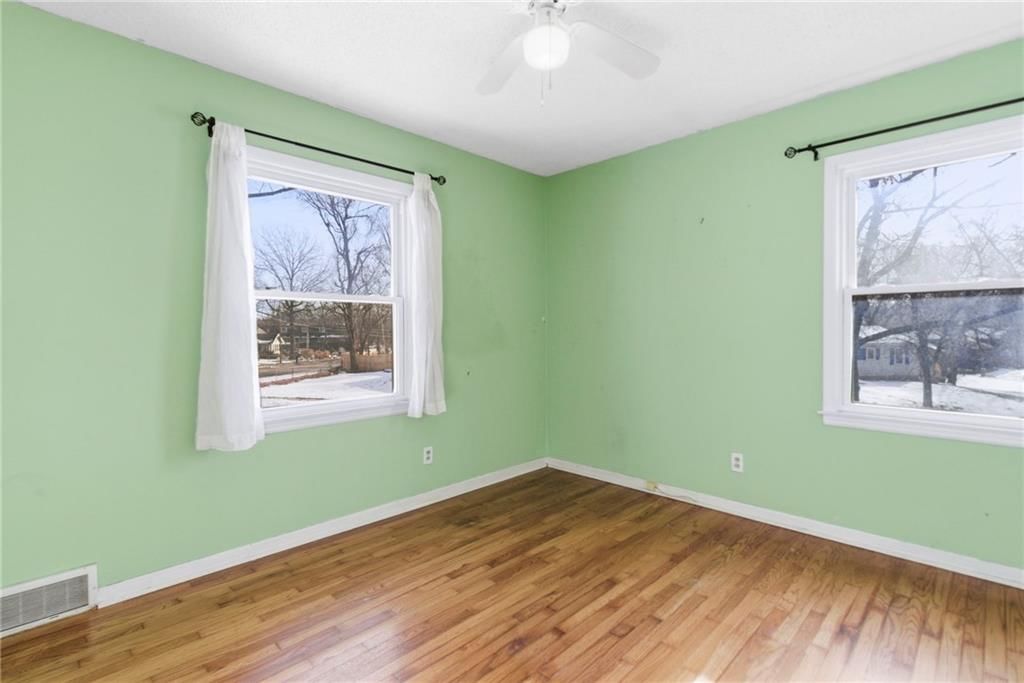 9900 OAKDELL Street — photo 17