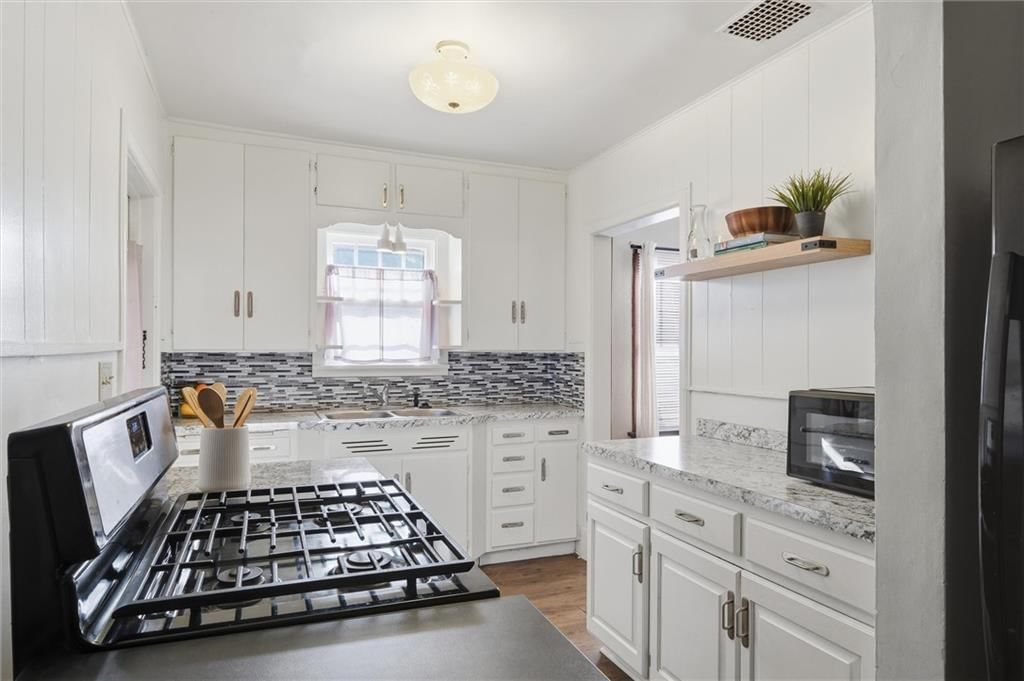 7821 Robinson Street — photo 13
