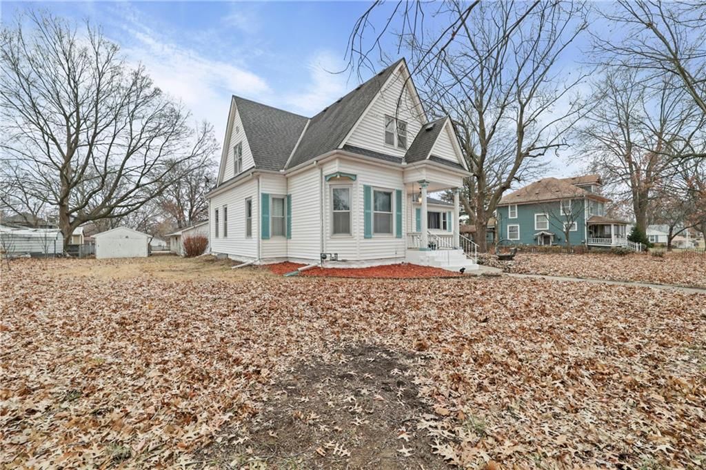 406 S Russell Street — photo 2
